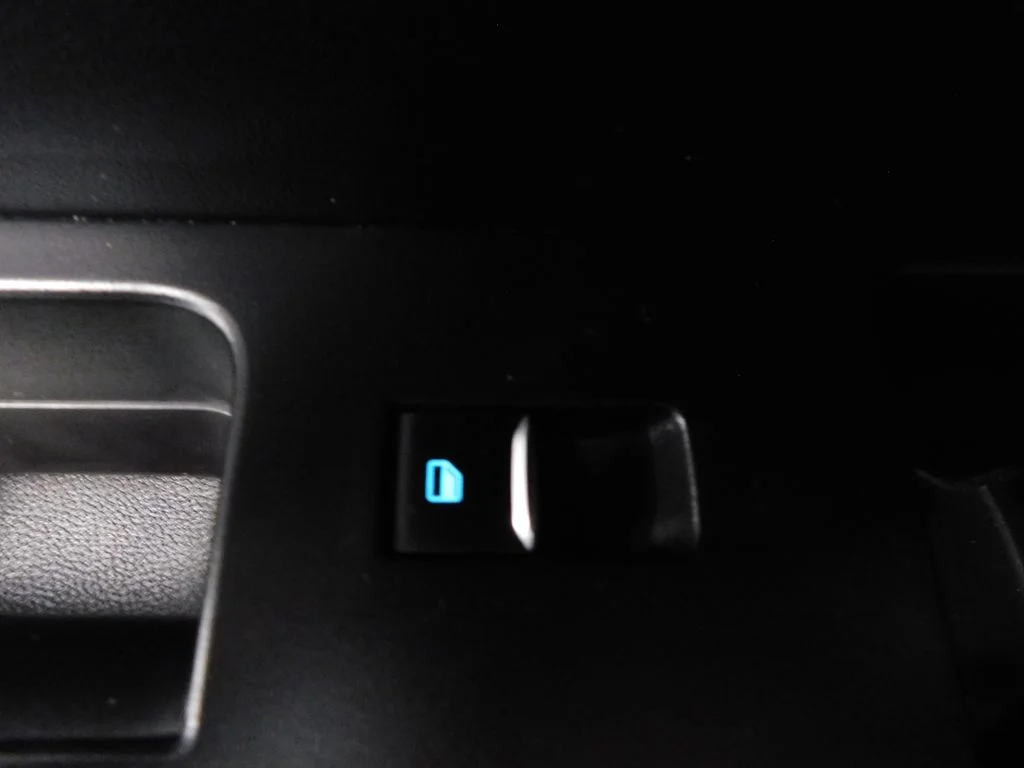 Used 2020 Agate Black Metallic Ford XLT image 31