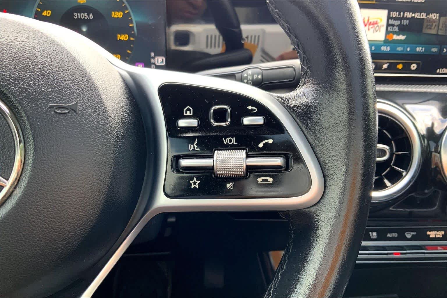 Used 2019 Polar White Mercedes-Benz A 220 image 25