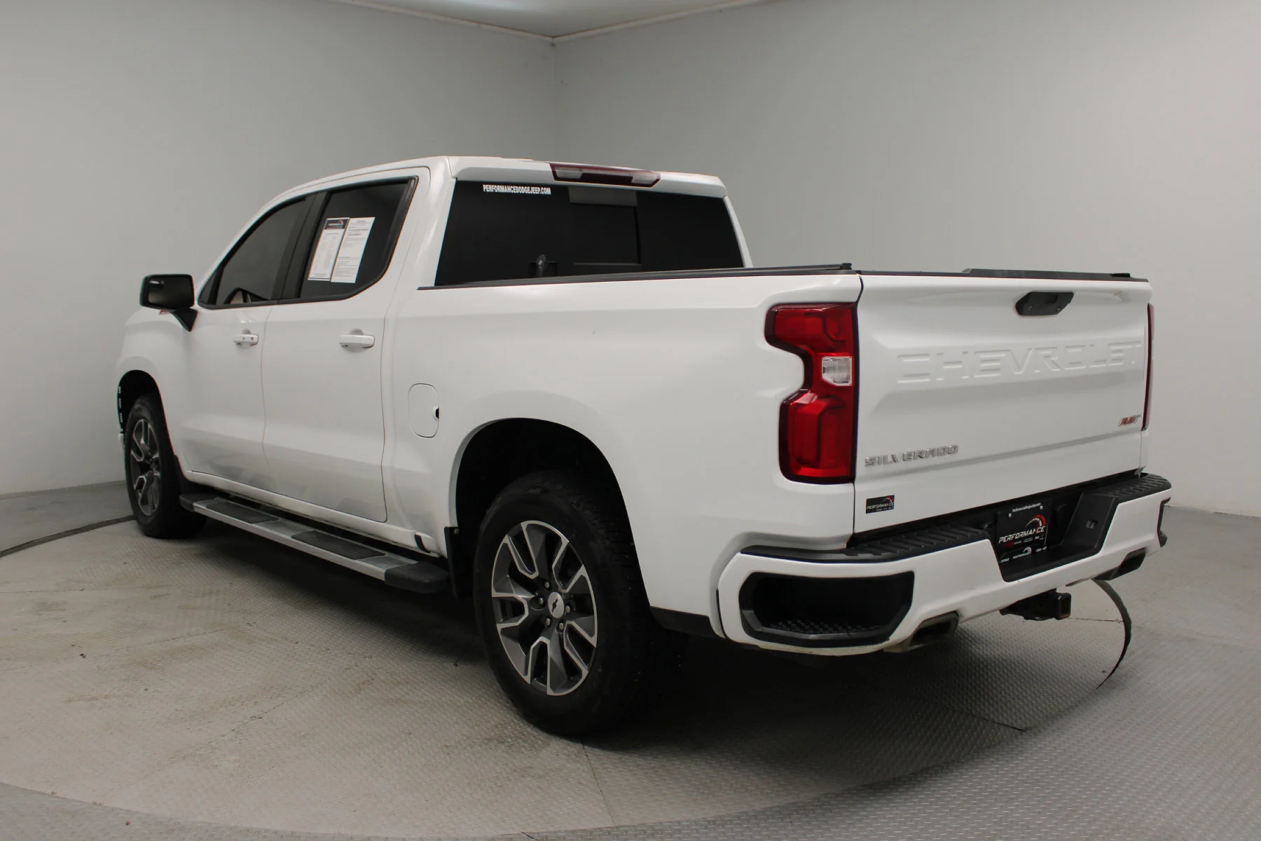 Used 2022 Summit White Chevrolet 4WD Crew Cab 147 RST image 32