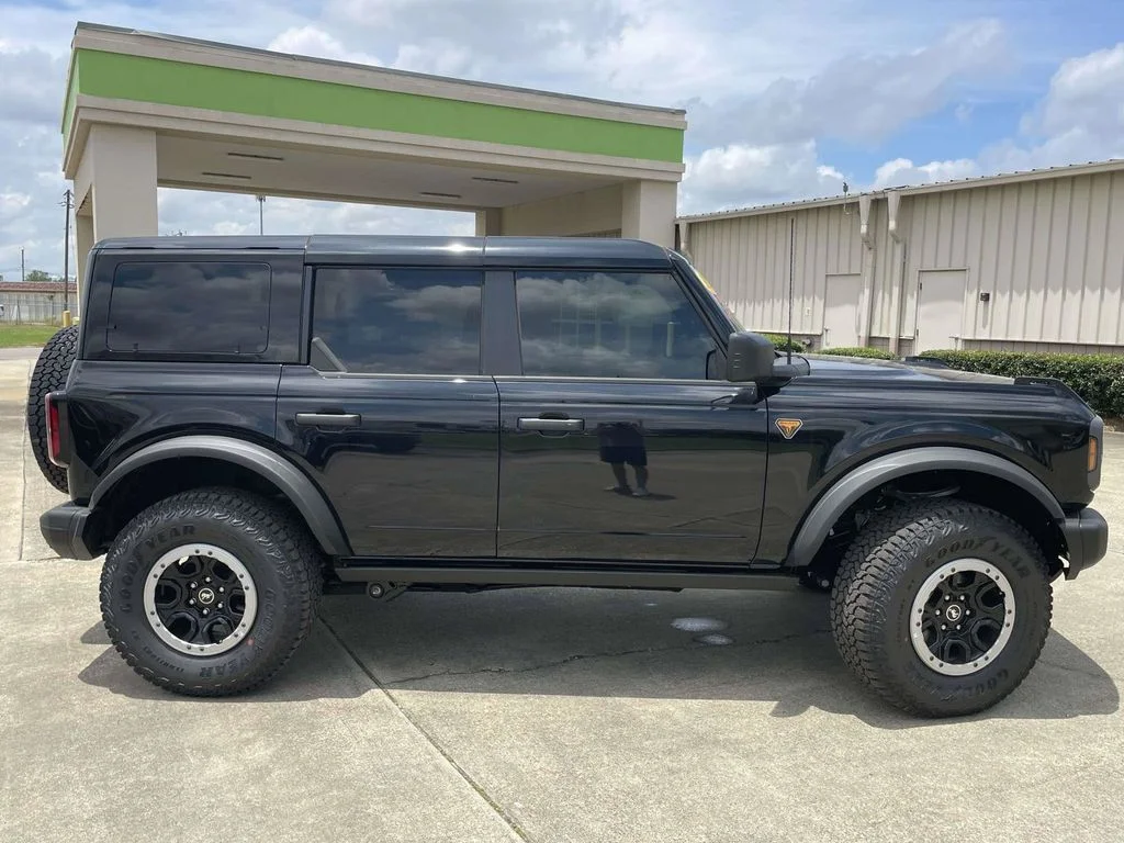 New 2025 Black Ford Badlands image 2