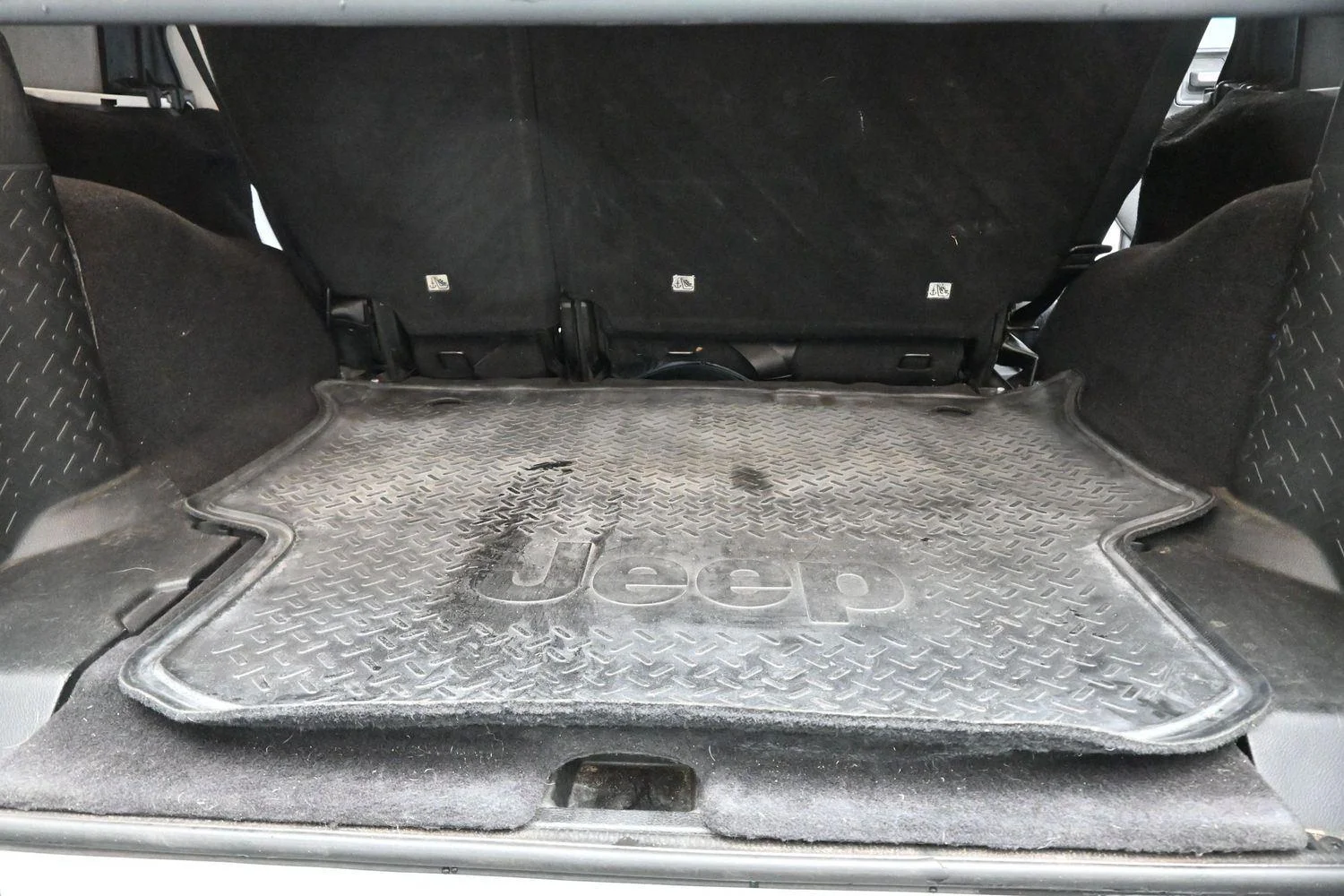 Used 2017 Bright White Clearcoat Jeep Sport image 10