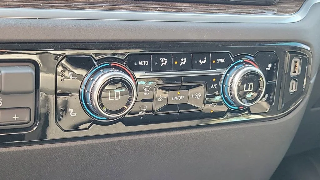 New 2026 Summit White GMC SLE image 22