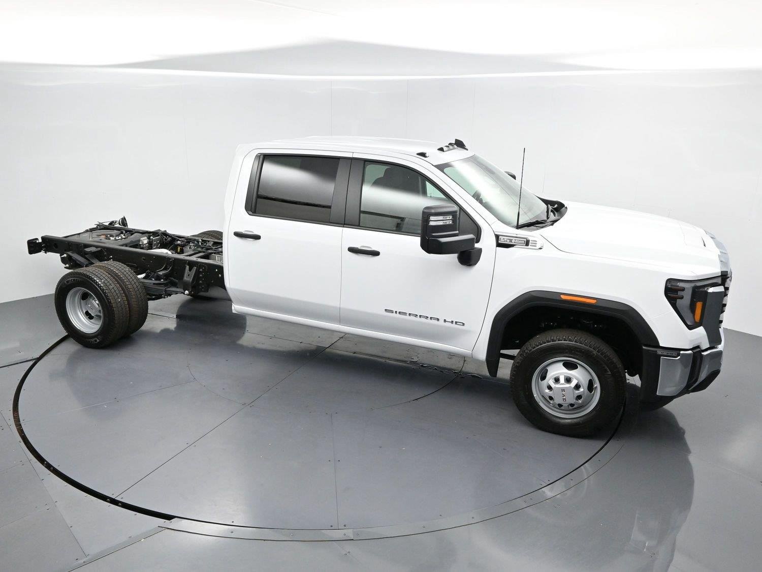 Used 2026 Summit White GMC Pro image 35