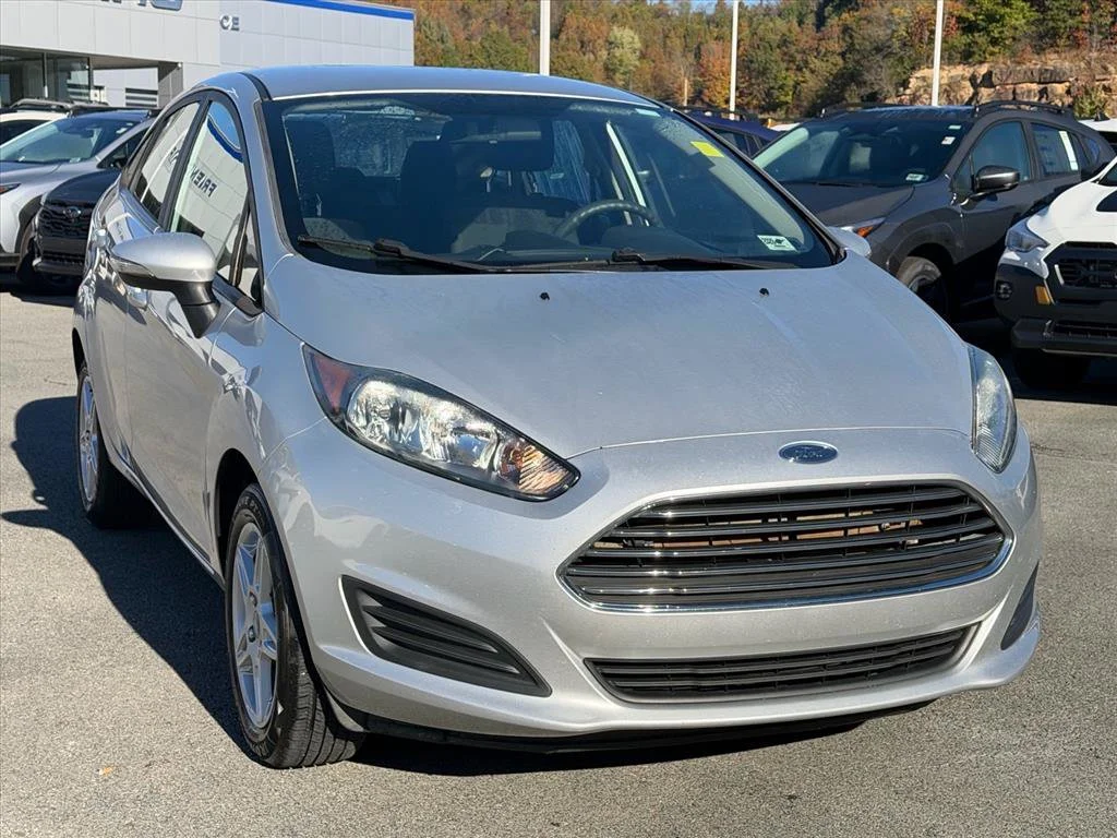 Used 2018 Silver Ford SE image 17