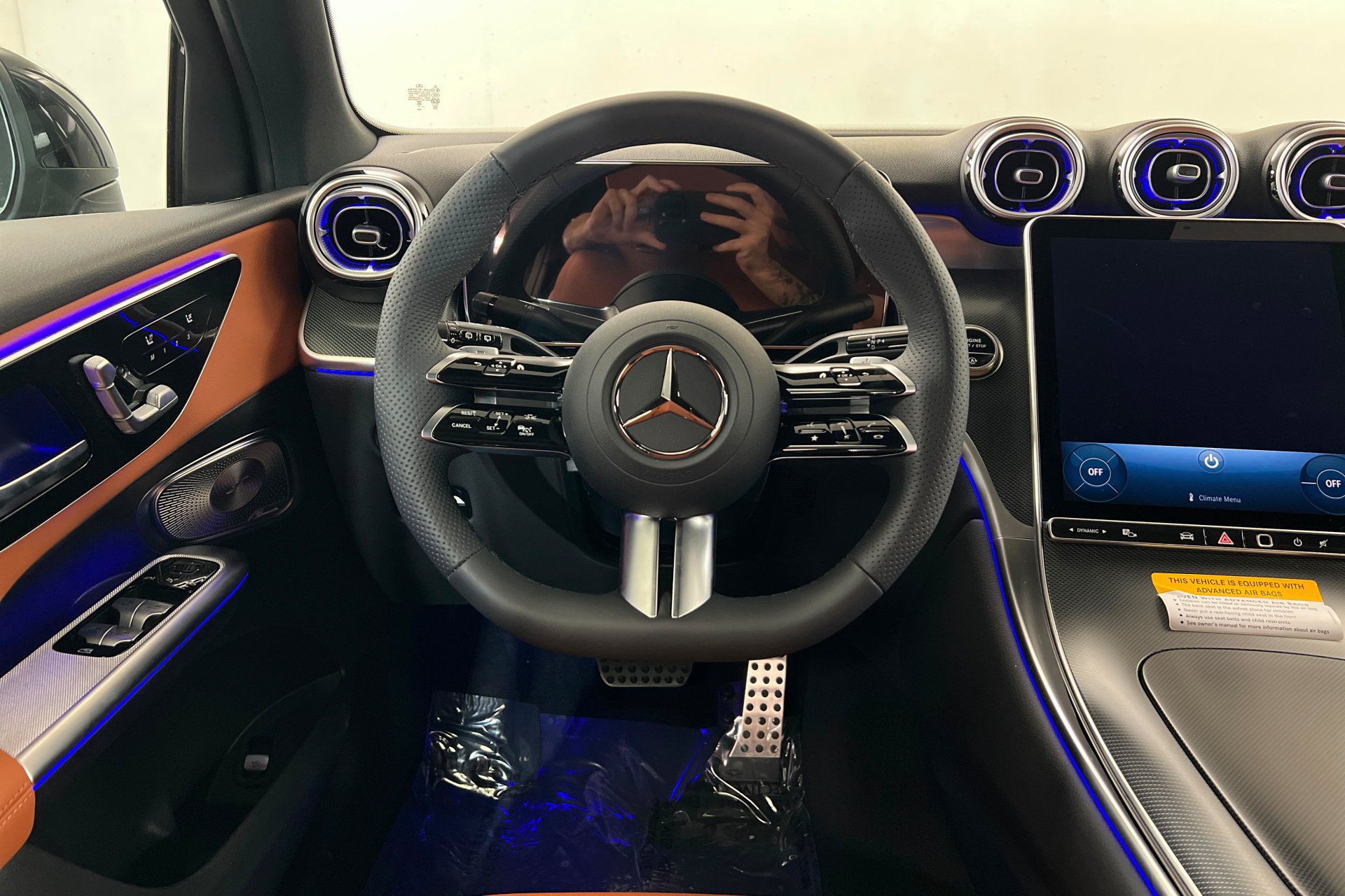 New 2027 Graphite Grey Metallic Mercedes-Benz GLC 300 image 38