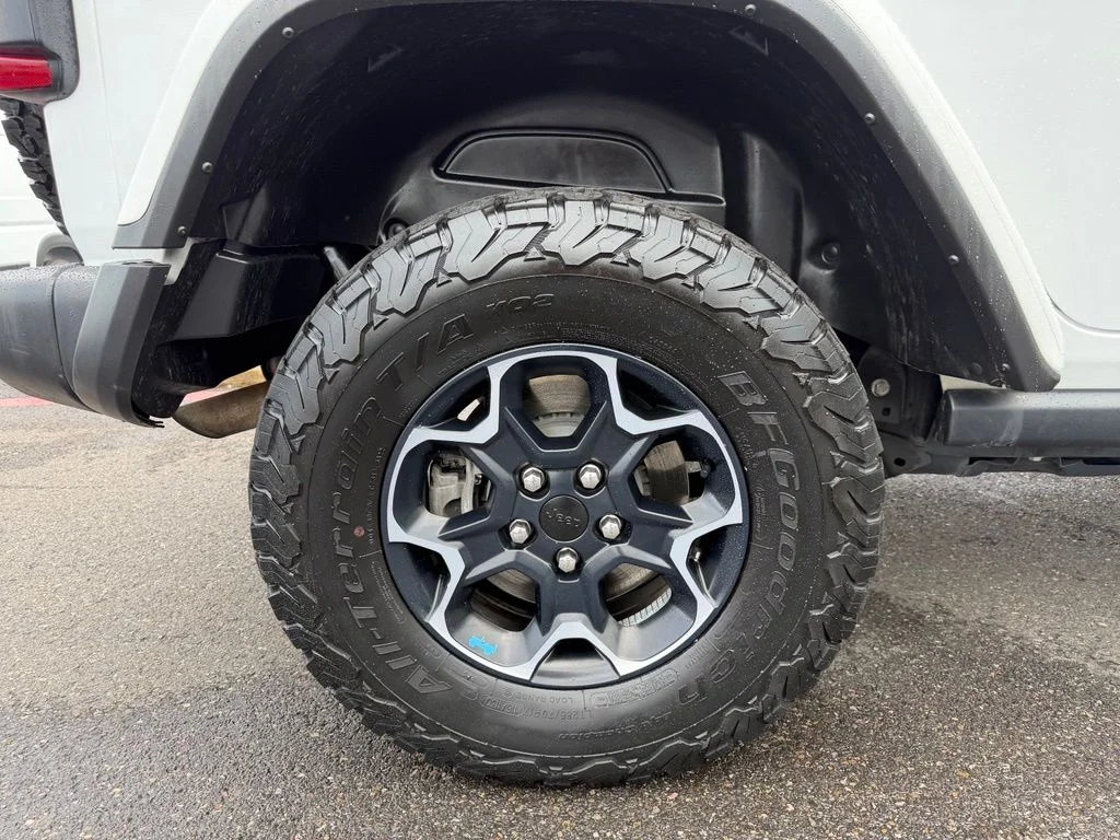 Used 2023 White Jeep Rubicon 4xe image 9