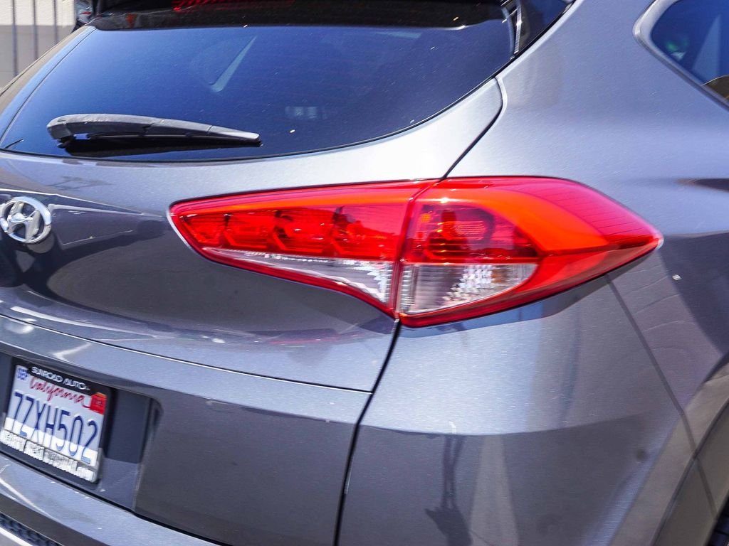 Used 2017 Gray Hyundai Value image 7