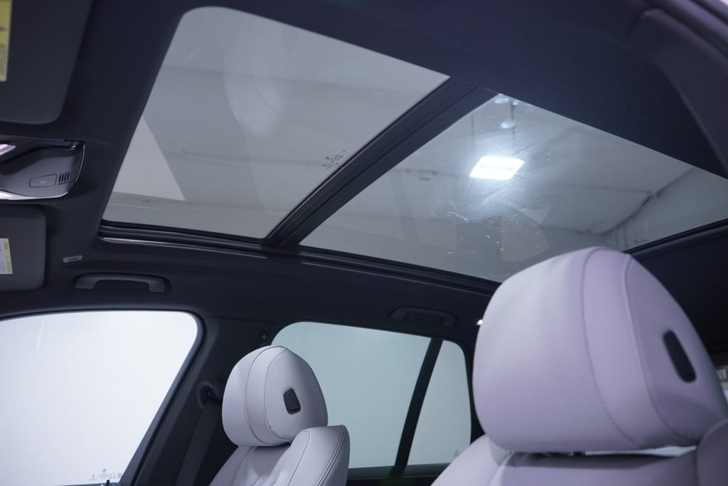 New 2026 Alpine White BMW sDrive40i image 8