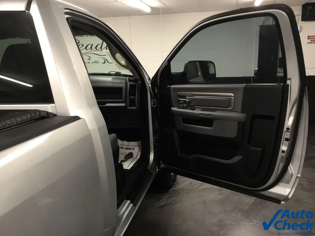 Used 2014 Silver Ram Tradesman image 31