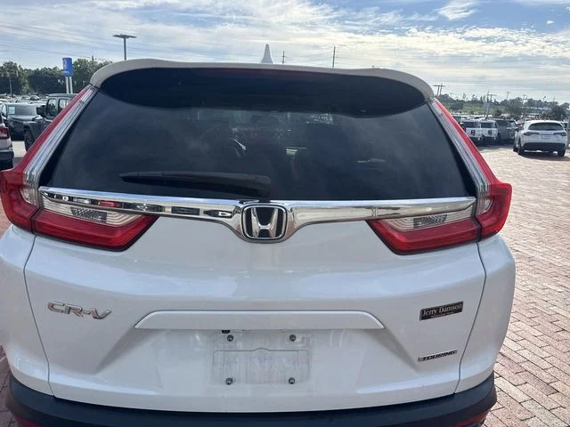 Used 2018 White Honda Touring image 9