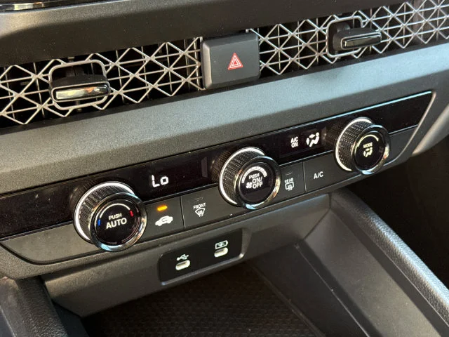 Used 2024  Honda LX image 23