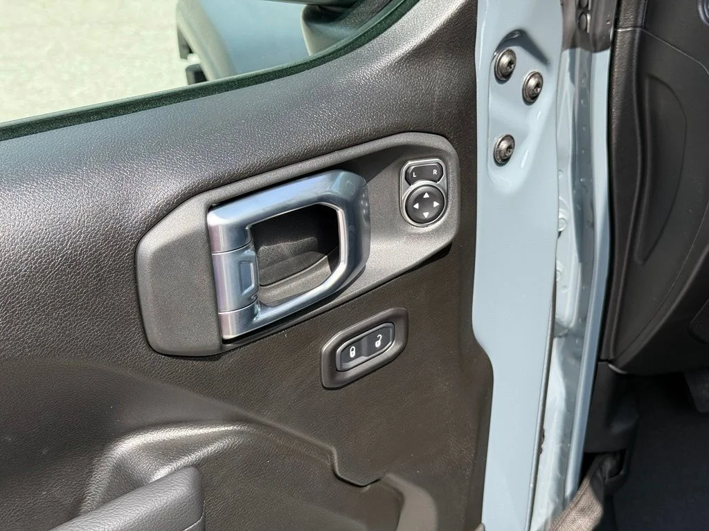New 2026 Anvil Clear-Coat Exterior Paint Jeep Sport S image 10