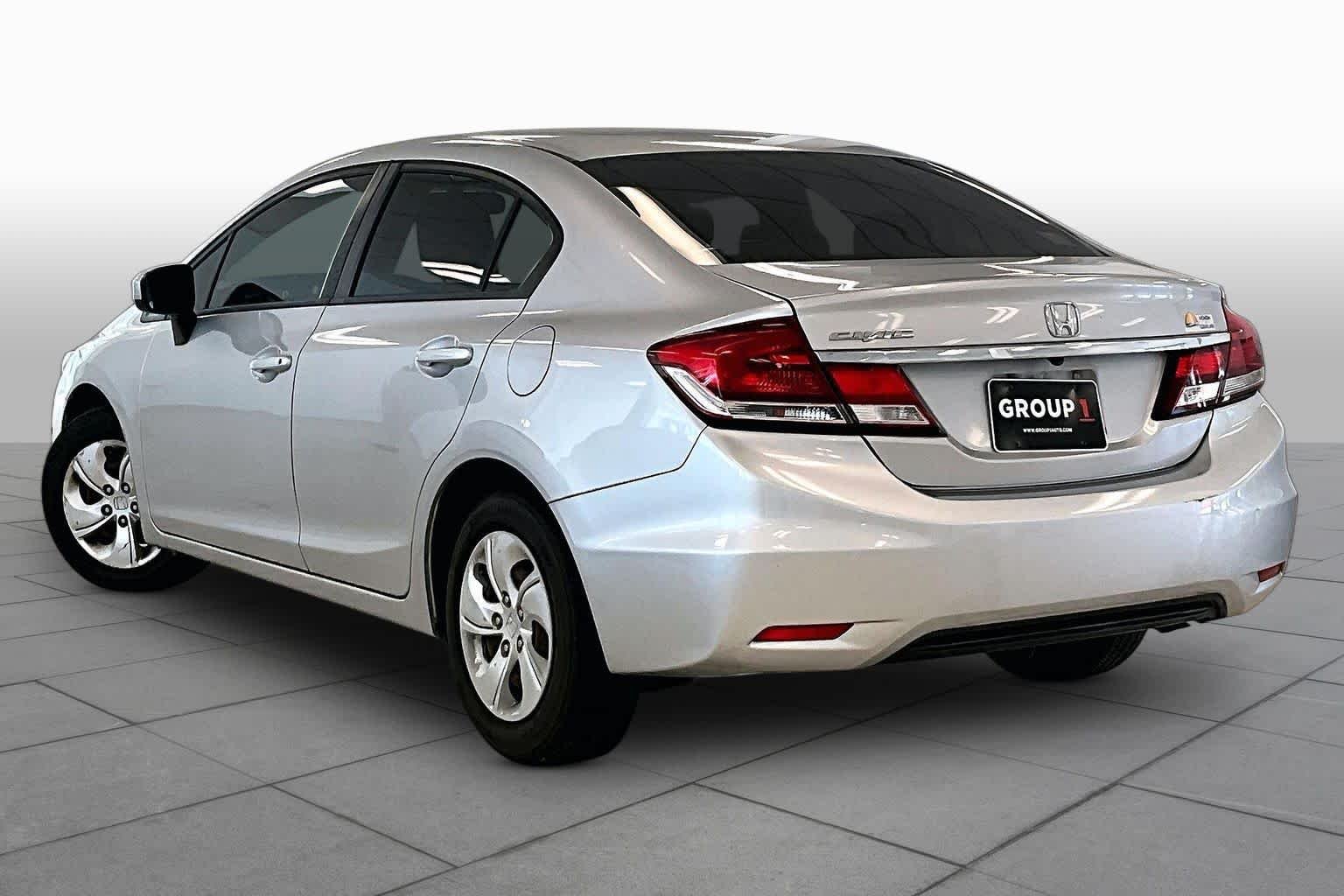 Used 2014 Alabaster Silver Metallic Honda LX image 10