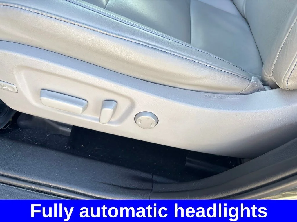 Used 2019 Green Toyota XLE image 16