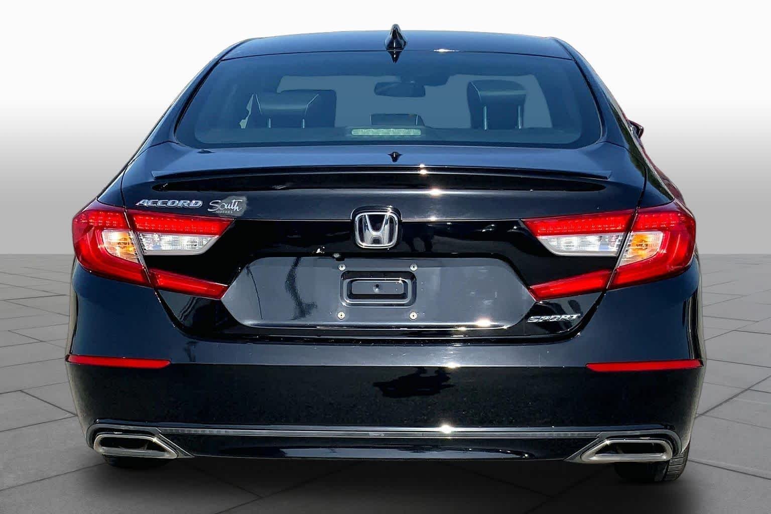 Used 2018  Honda Sport 1.5T image 5