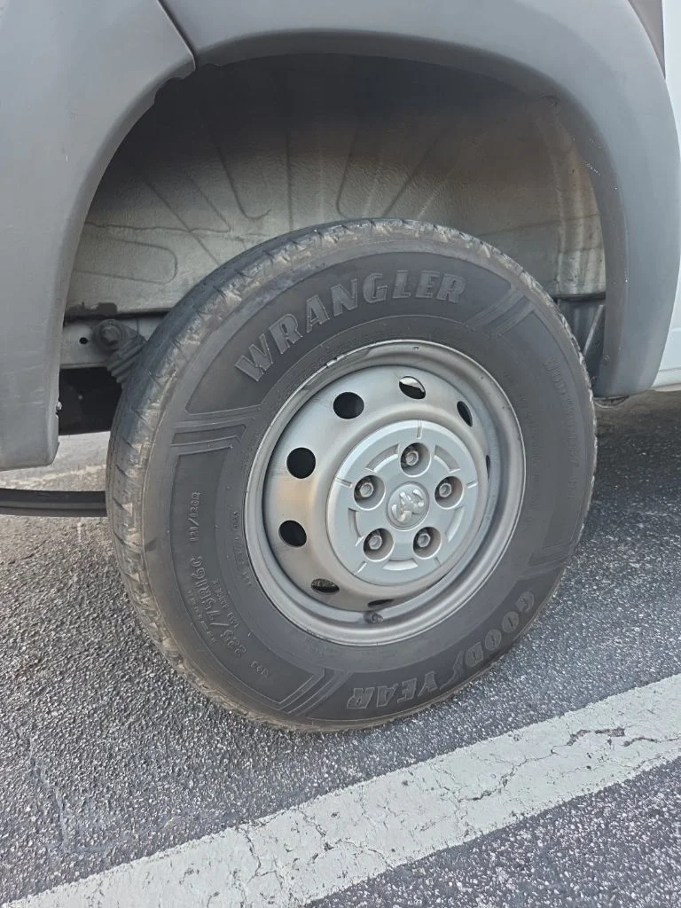 Used 2018 White Ram Base image 8