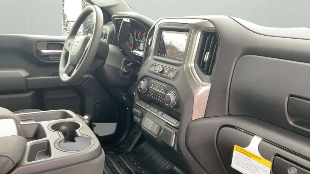 New 2026 Summit White Chevrolet Work Truck image 30