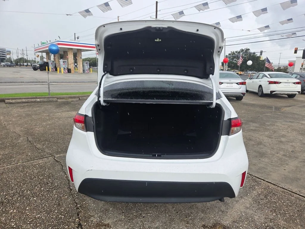Used 2024 White Toyota LE image 26