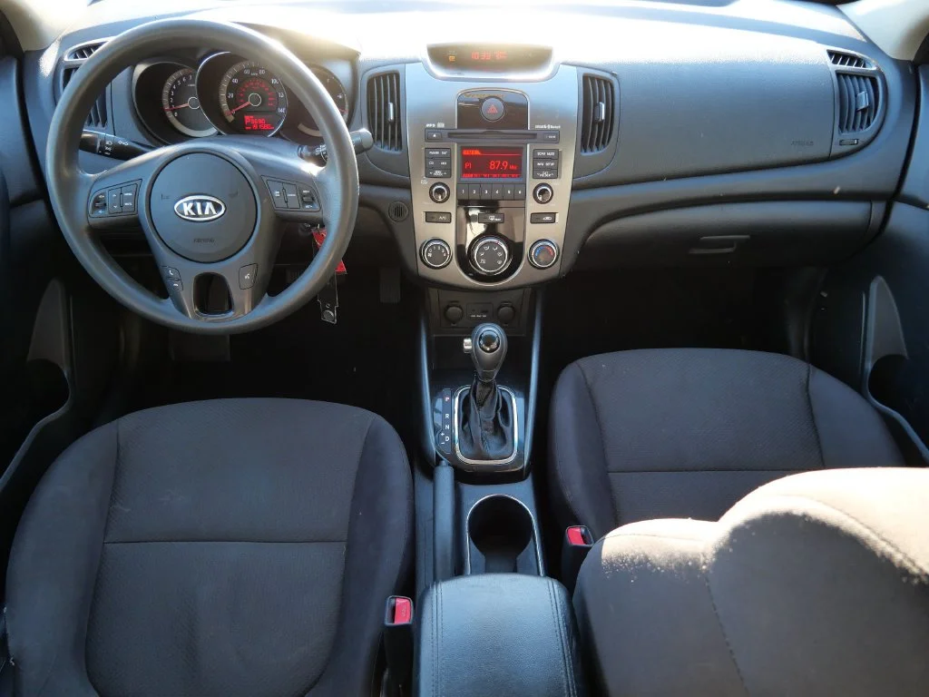 Used 2013 Silver Kia EX image 15