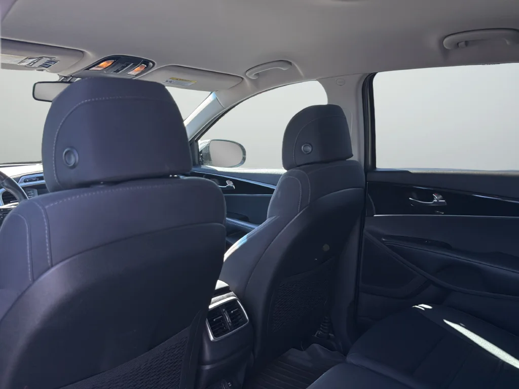 Used 2017 Silver Kia LX image 24