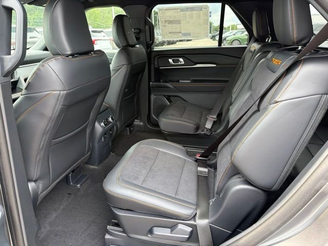 New 2026 Carbonized Gray Metallic Ford Tremor® image 7