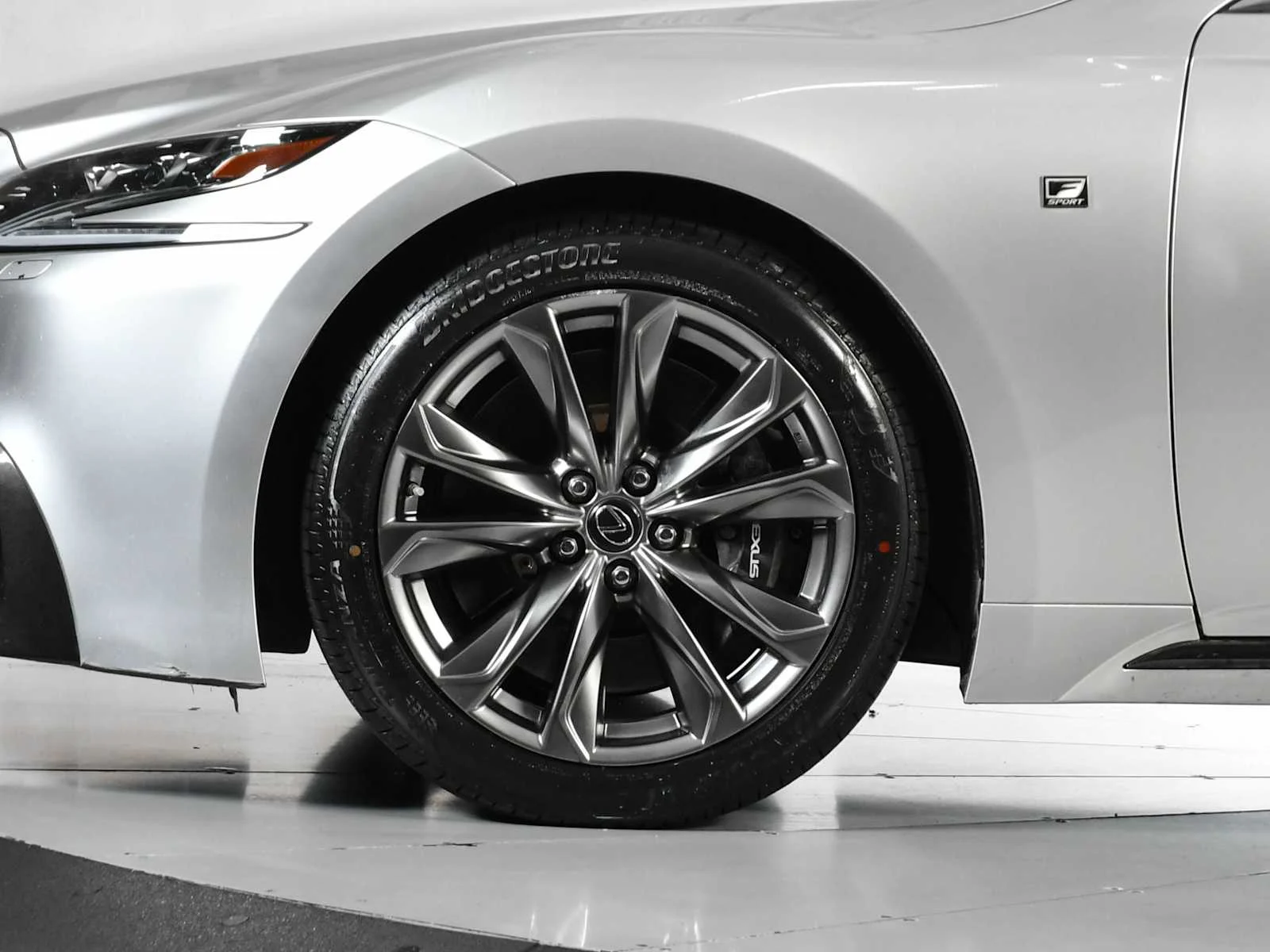 Used 2018 Liquid Platinum Lexus  image 12