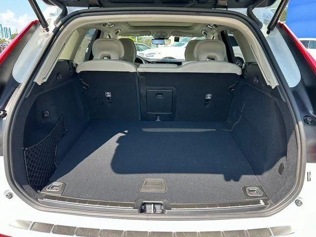 New 2025 White Volvo T8 Ultra image 13