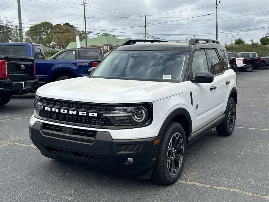 New 2026 White Ford Outer Banks image 3