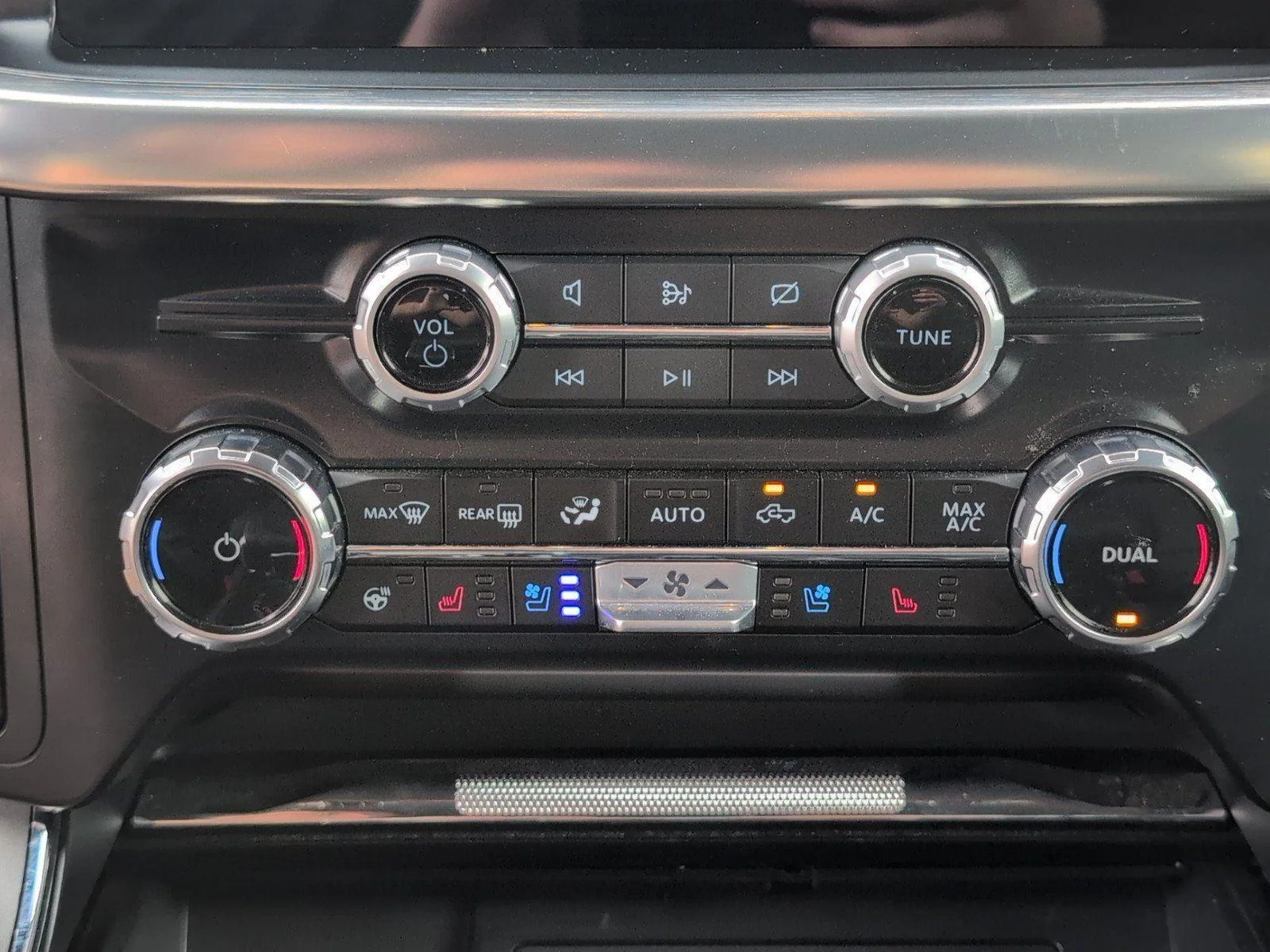 Used 2023 Antimatter Blue Ford LARIAT image 26