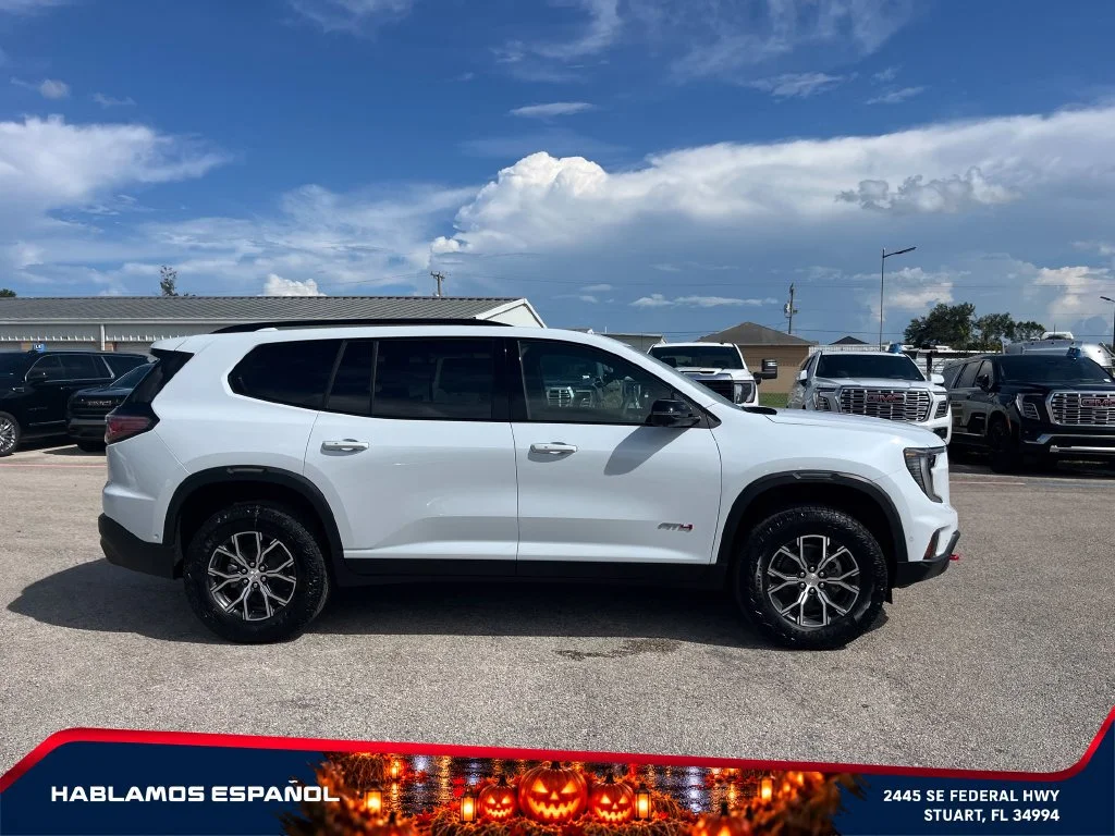 New 2026 Glacier White Tricoat GMC AT4 image 4