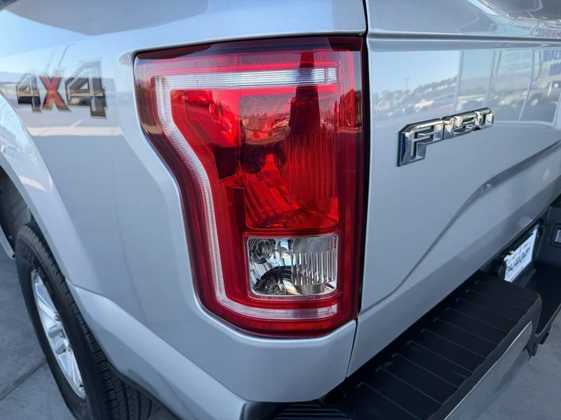 Used 2015 Ingot Silver Meta Ford XLT image 29