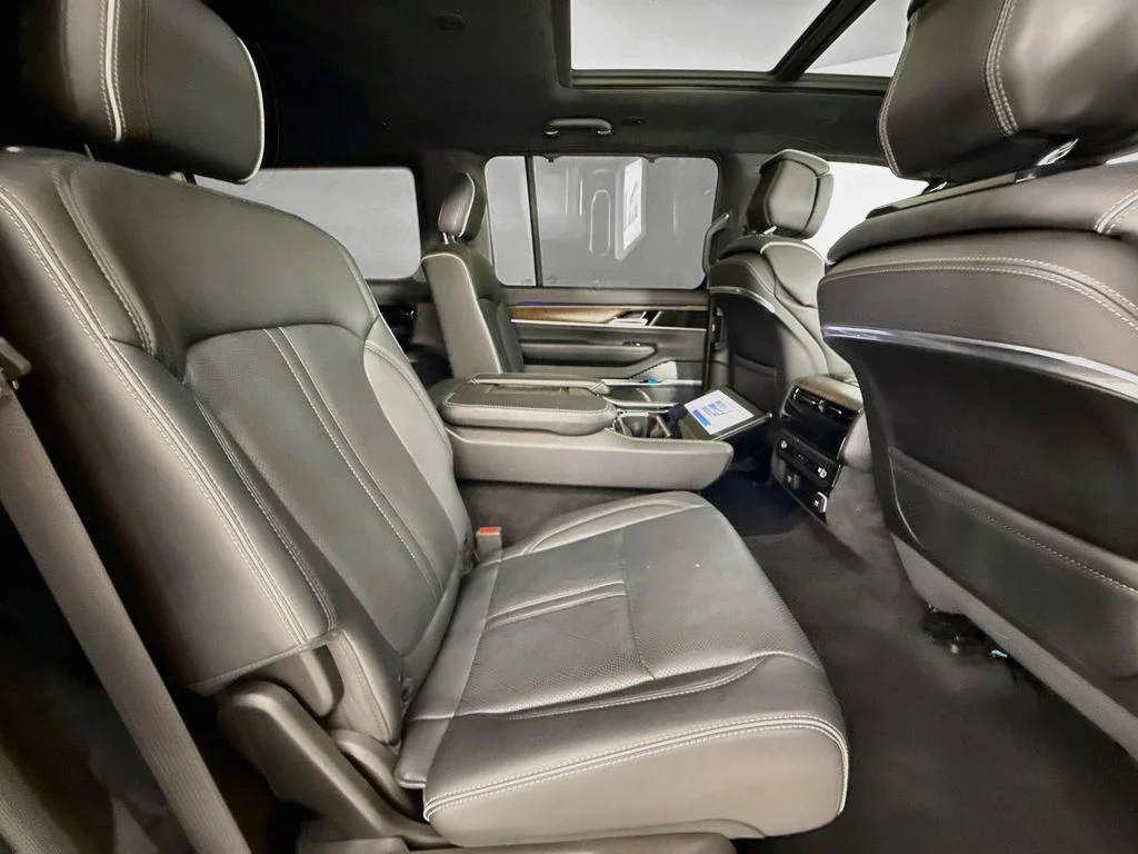 Used 2023 White Jeep Series II image 29