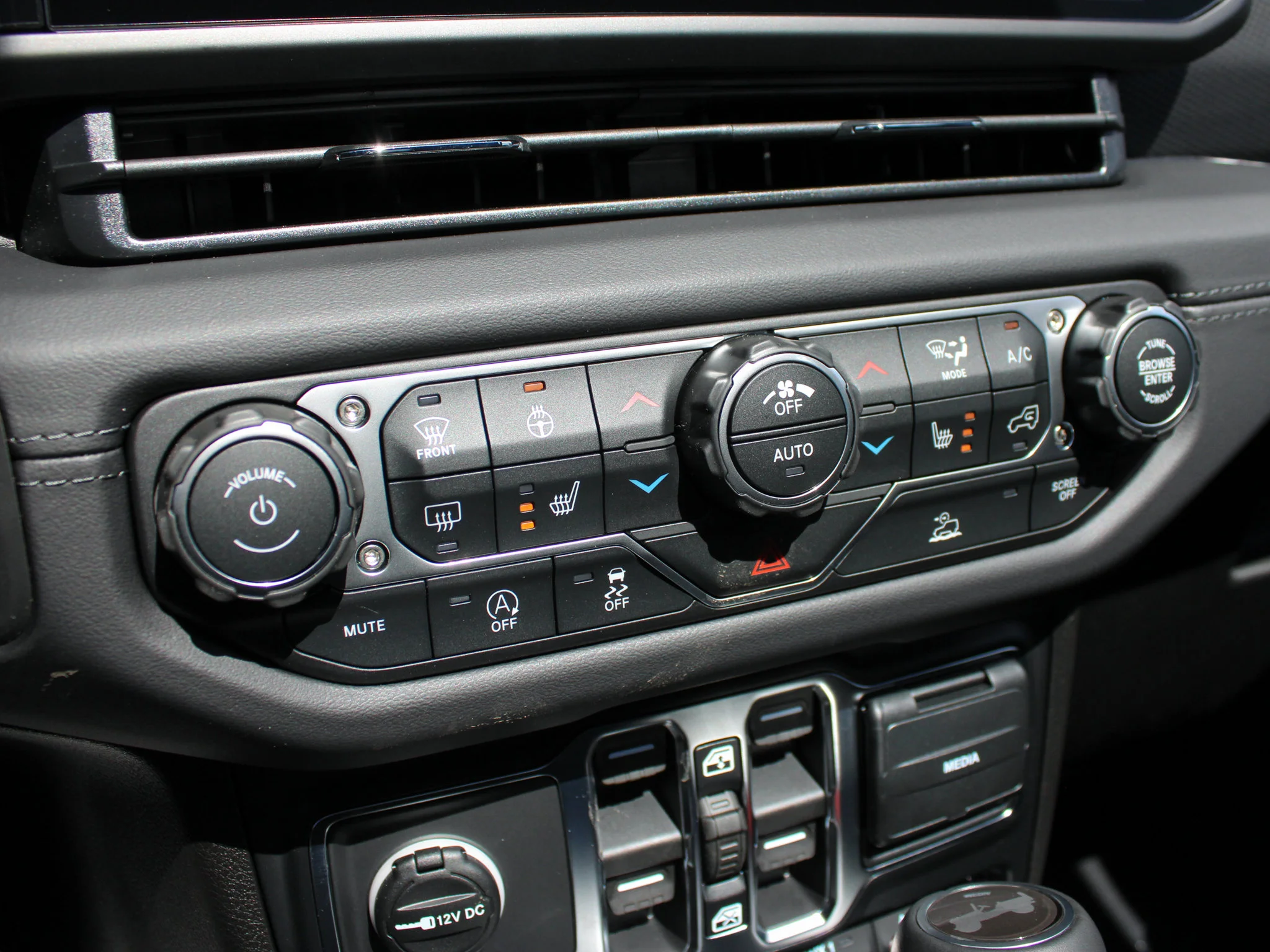 New 2026 Dark blue Jeep Rubicon* 4 Door 4x4, Nappa Leather, Rock Rails, Remote Start image 21