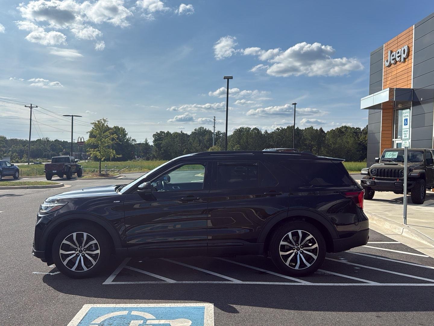 Used 2025 Agate Black Metallic FORD STLINE image 8