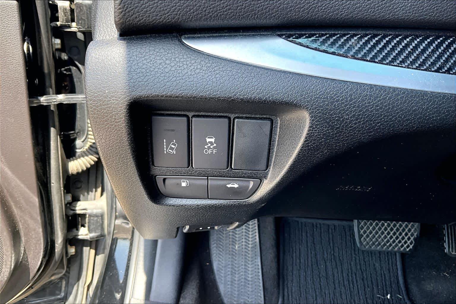 Used 2015 Crystal Black Pearl Acura V6 Tech image 32