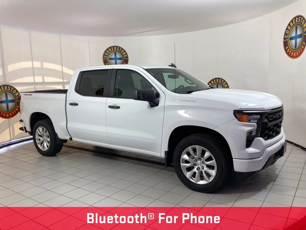 Used 2023 White Chevrolet Custom image 19
