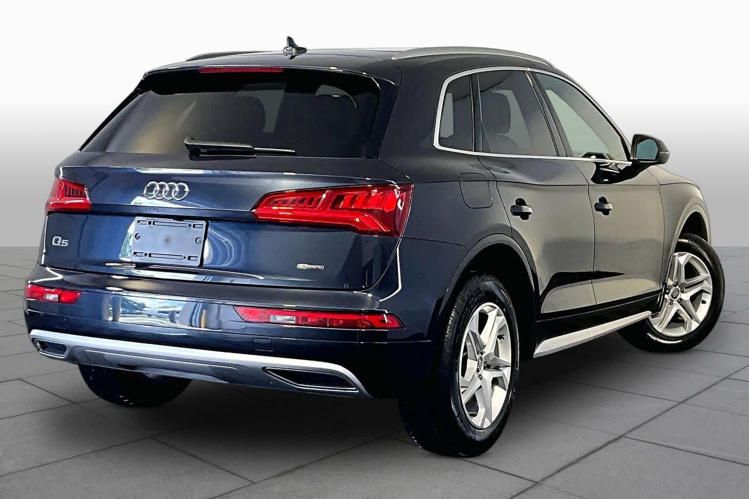 Used 2019 Moonlight Blue Metallic Audi Premium image 13