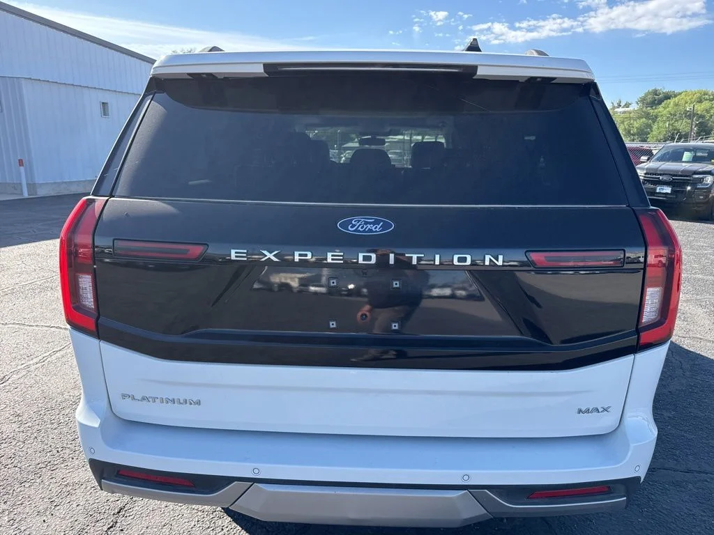 Certified Used 2025 Oxford White Ford Platinum image 10