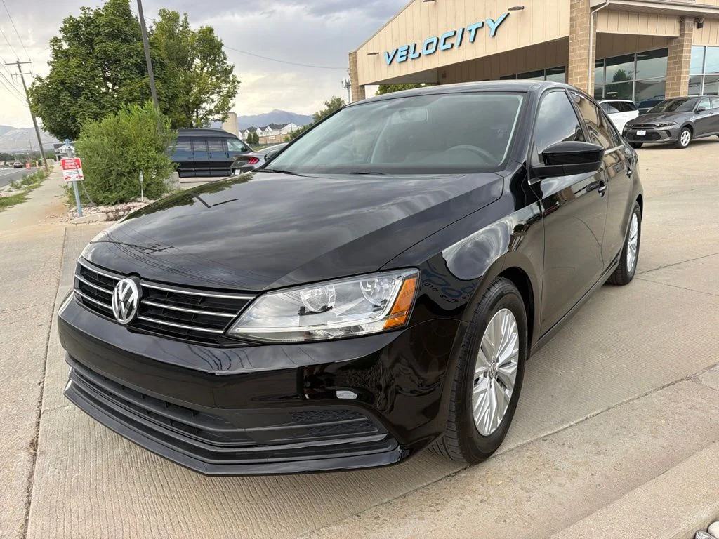 Used 2017 Black Volkswagen 1.4T S image 3