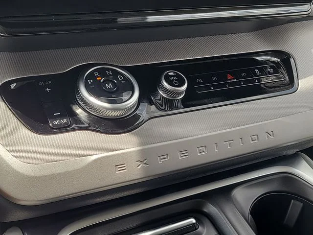 New 2026 Oxford White Ford Active image 30