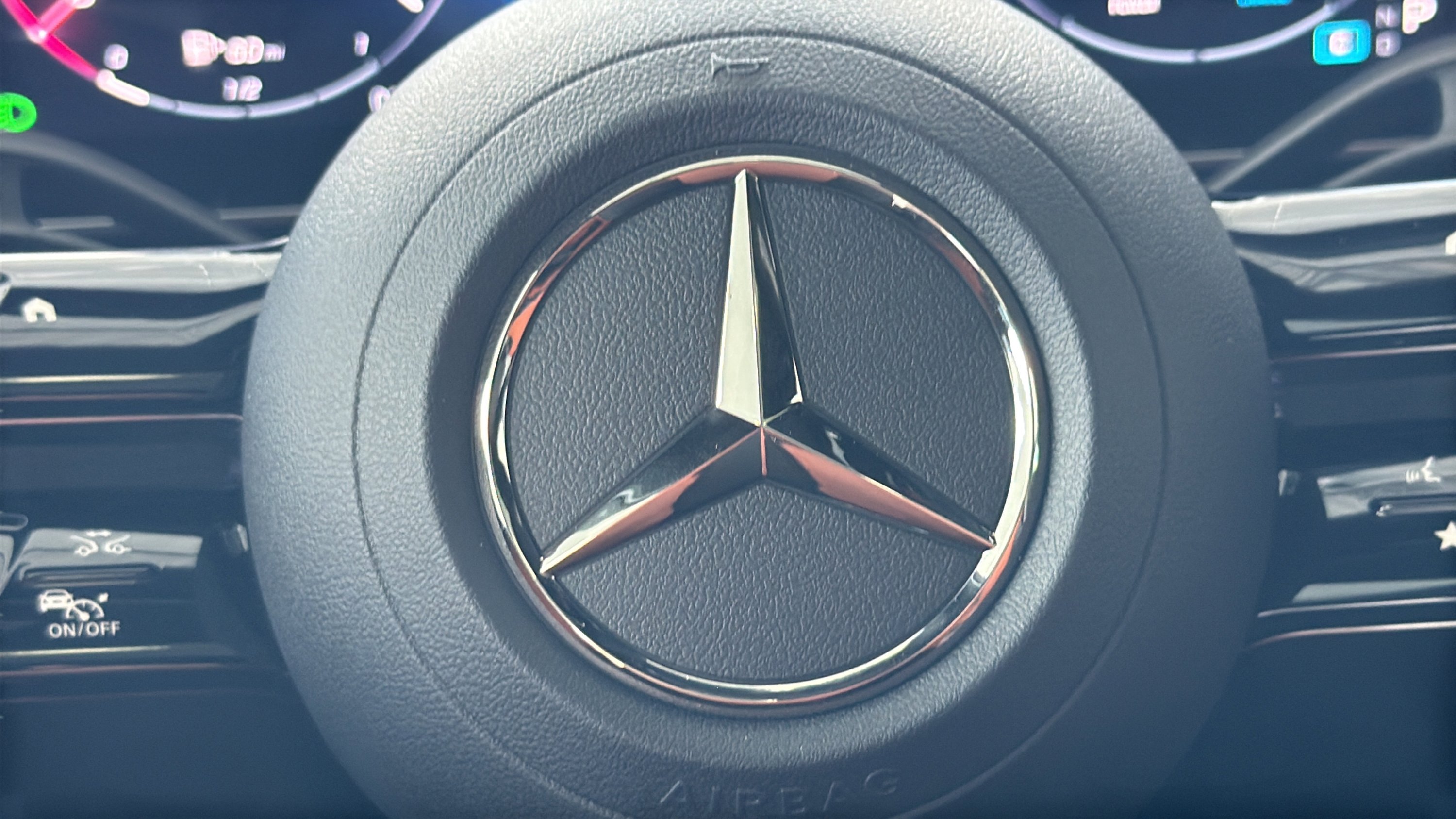 New 2026 Graphite Grey Metallic Mercedes-Benz GLC 300 image 28