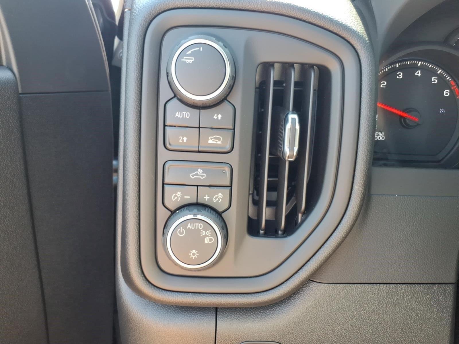 2026 Chevrolet Silverado 1500 Custom - Photo 17