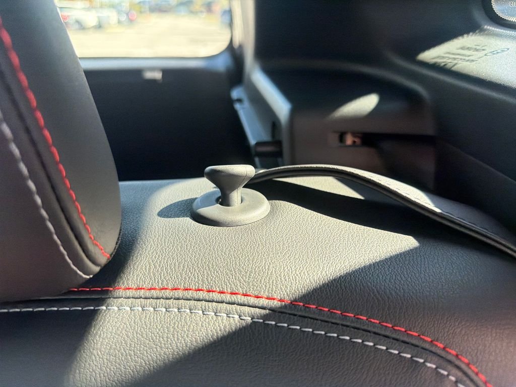 New 2026 Nissan Kicks SR 4D Sport Utility