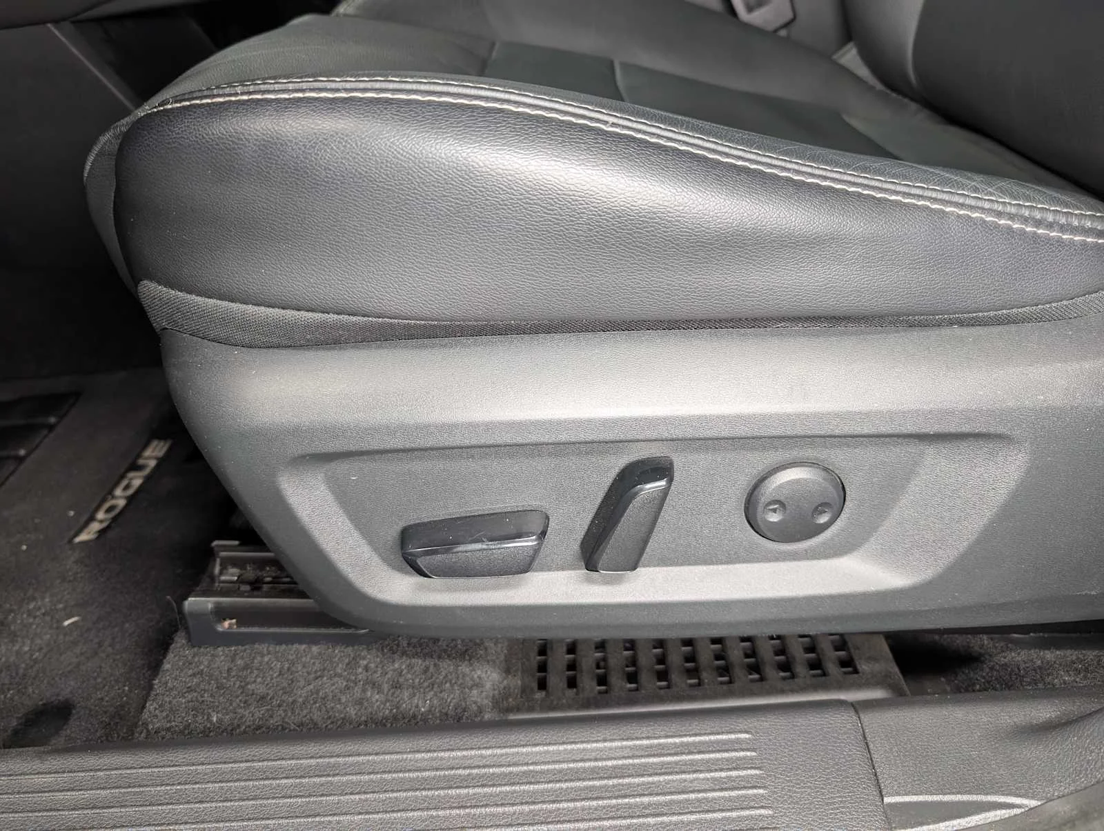 Used 2021 BOULDER GRAY PE Nissan SL image 39