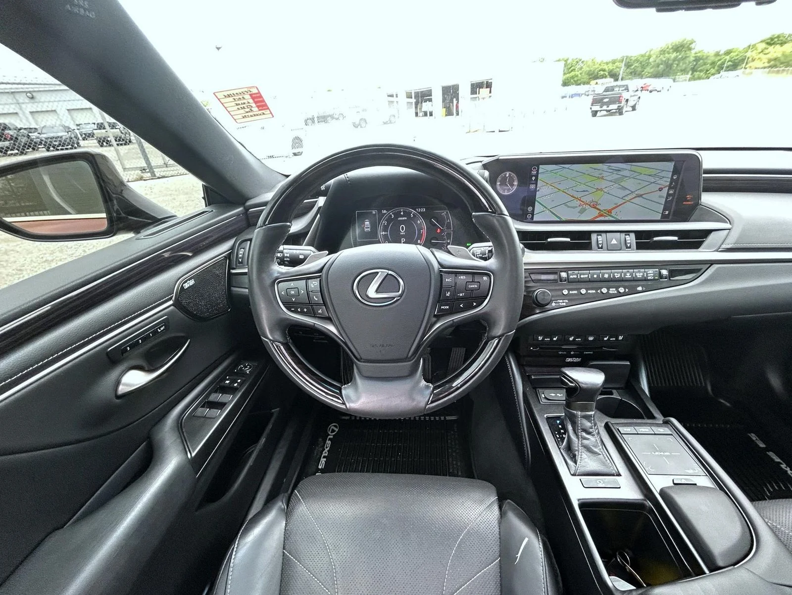 Used 2019 Red Lexus 350 Luxury image 13