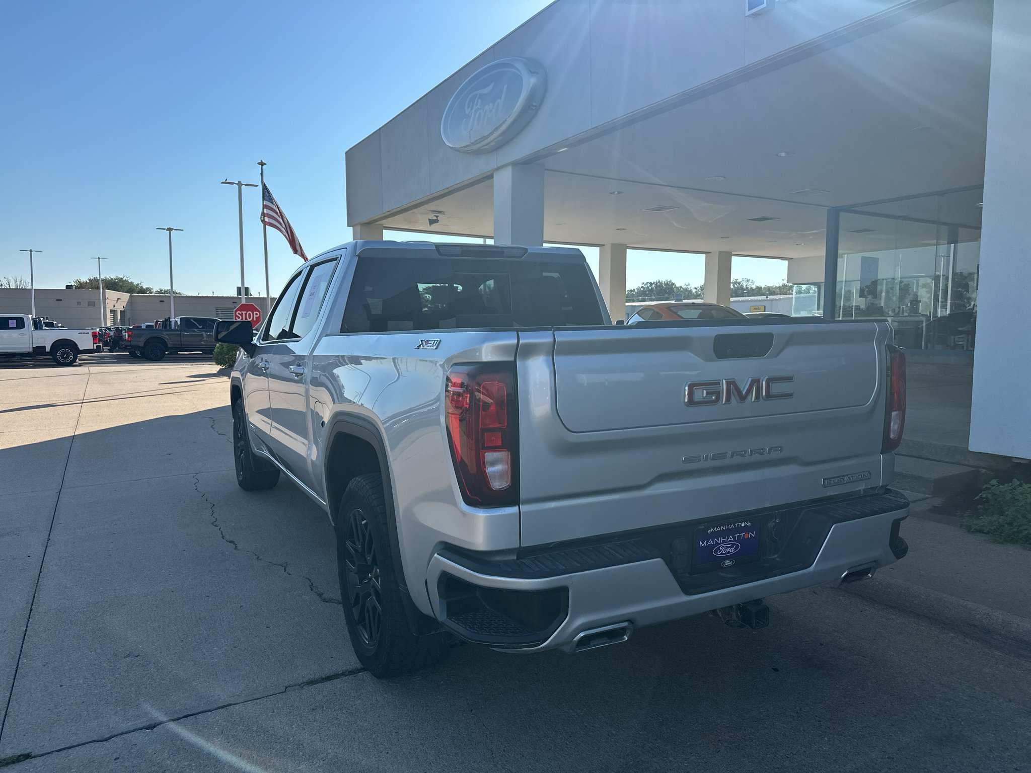 Used 2021 Quicksilver Metallic GMC Elevation image 12