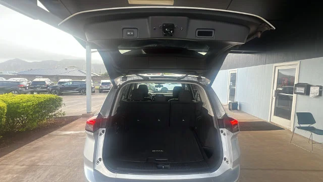 Used 2024 Silver Nissan SV image 10