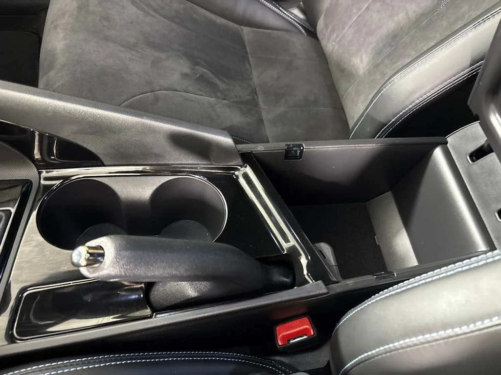 Used 2025 Black Hyundai Base image 44