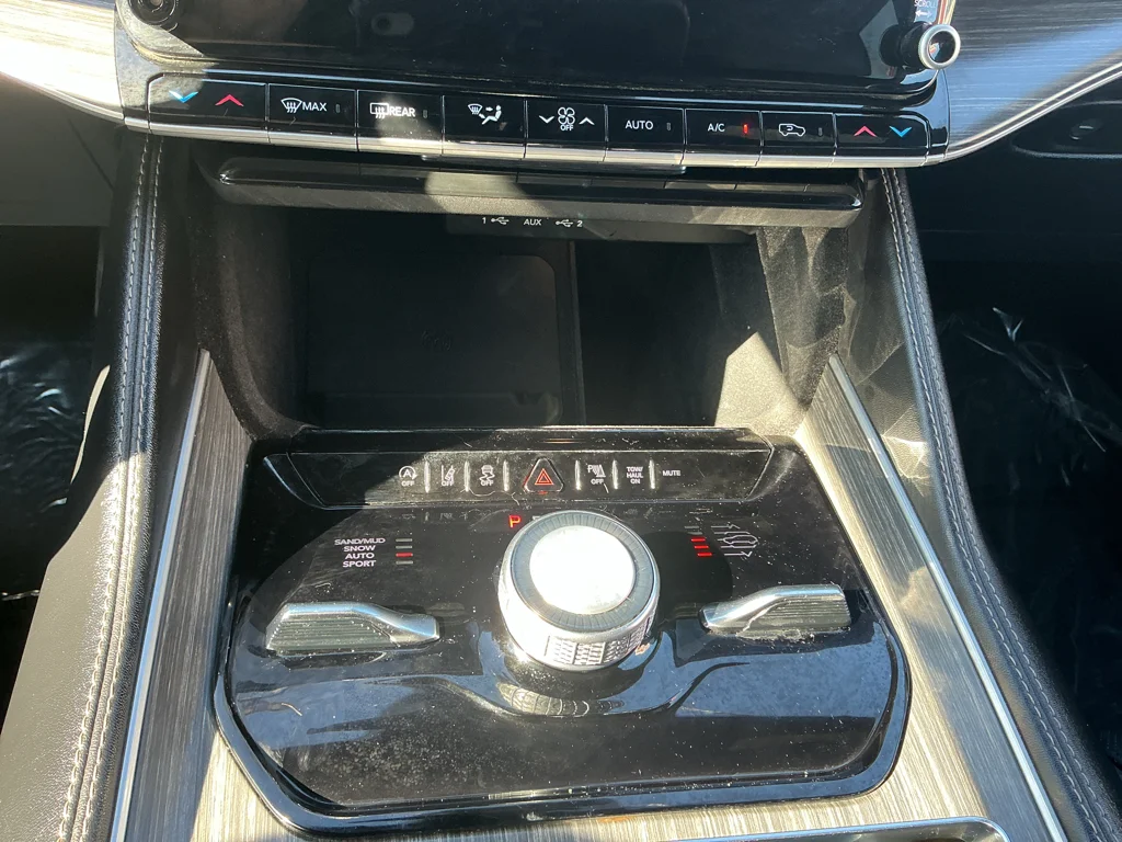 Used 2024 Bright White Clearcoat Jeep Series III image 22