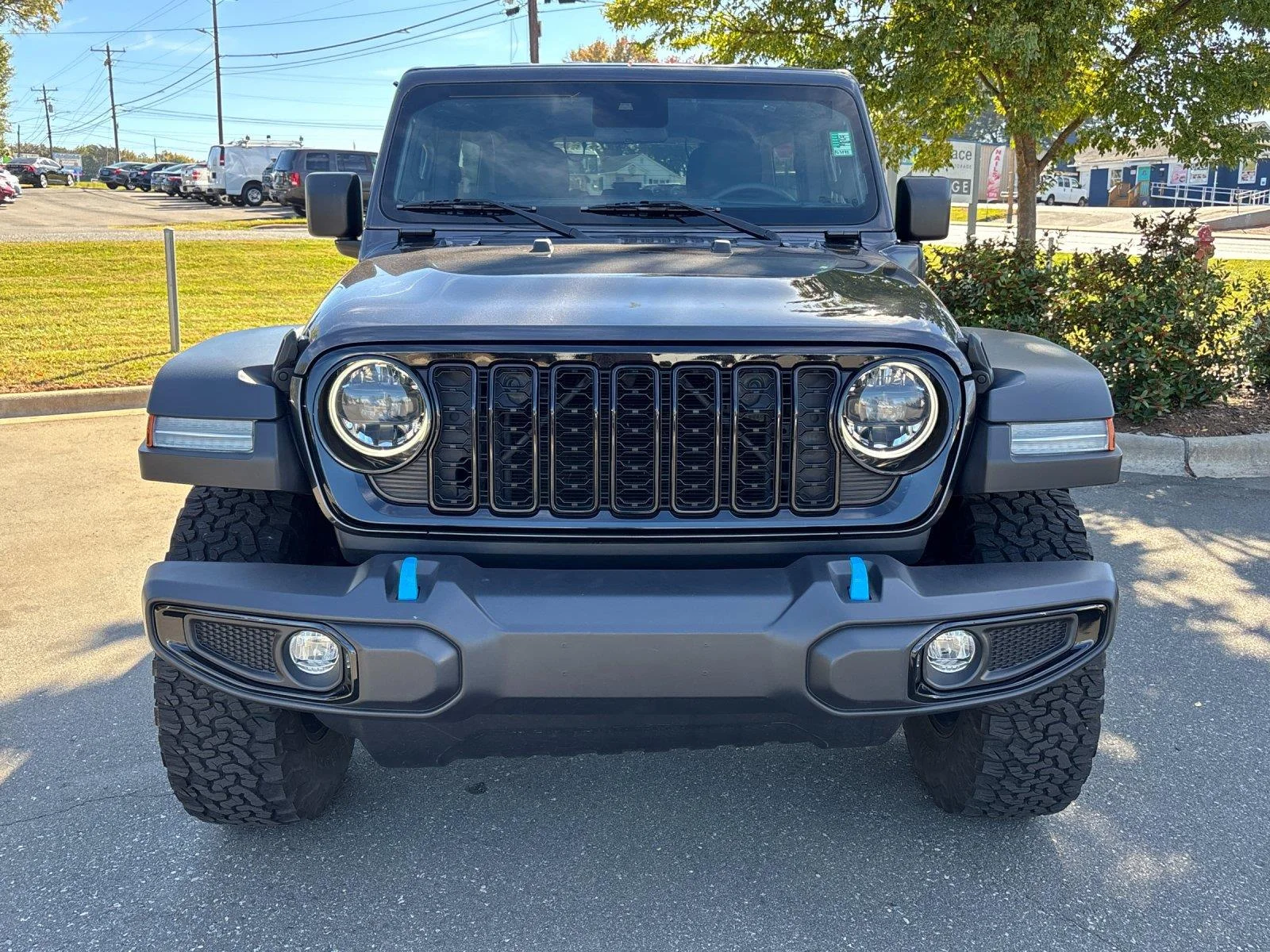 Used 2024 Granite Crystal Metallic Clearcoat Jeep Willys image 8